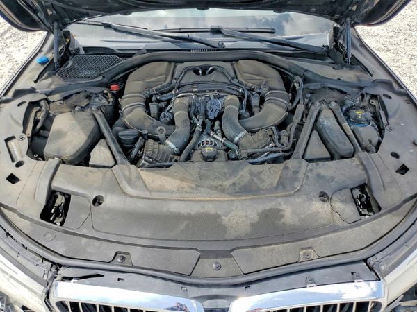 2016 BMW 750 xDrive