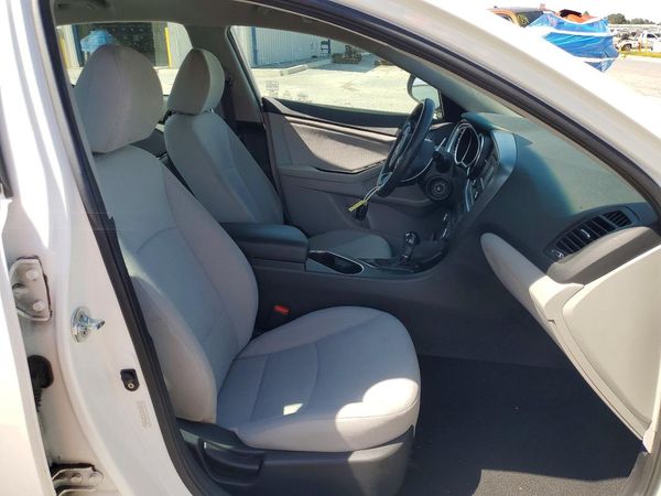 2015 KIA OPTIMA GL - Middle-low