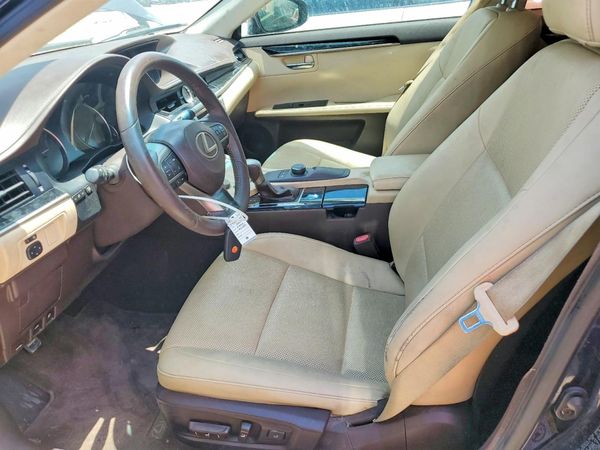 2016 LEXUS ES
