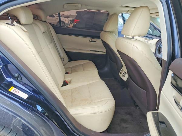 2016 LEXUS ES