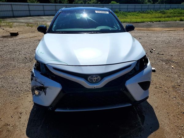 2018 TOYOTA CAMRY