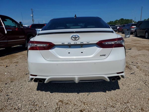 2018 TOYOTA CAMRY