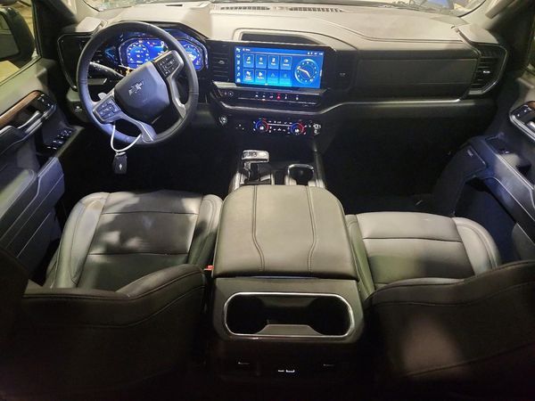 2024 CHEVROLET SILVERADO RST