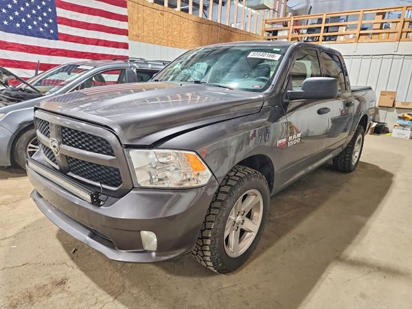2017 RAM 1500 ST CREW CAB 4X4