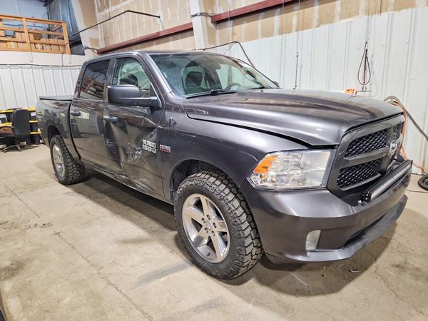 2017 RAM 1500 ST CREW CAB 4X4