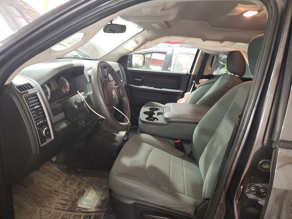 2017 RAM 1500 ST CREW CAB 4X4