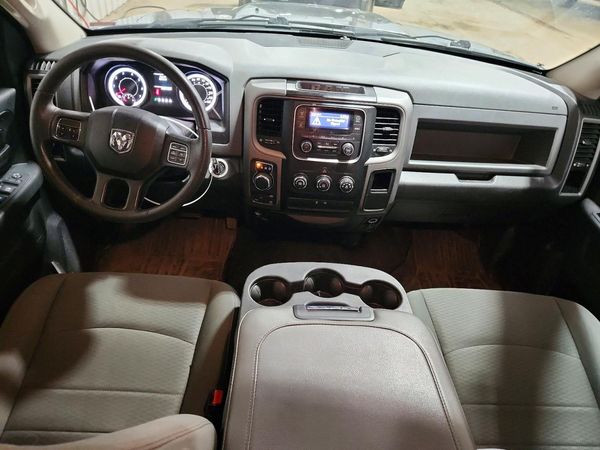 2017 RAM 1500 ST CREW CAB 4X4