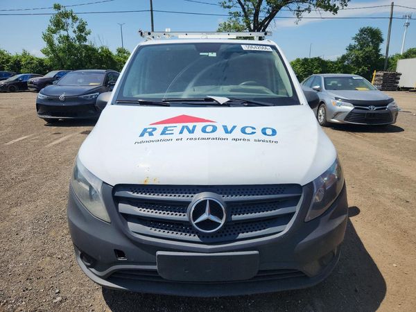 2017 MERCEDES-BENZ METRIS