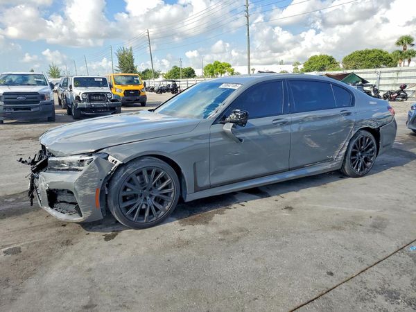 2022 BMW 740