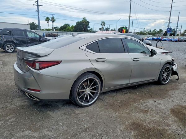 2019 LEXUS ES