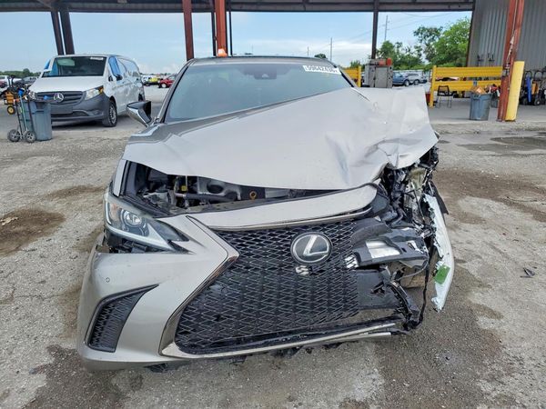2019 LEXUS ES