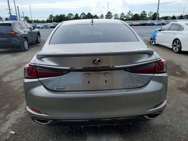 2019 LEXUS ES