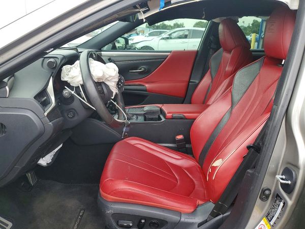 2019 LEXUS ES