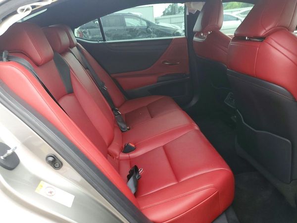 2019 LEXUS ES