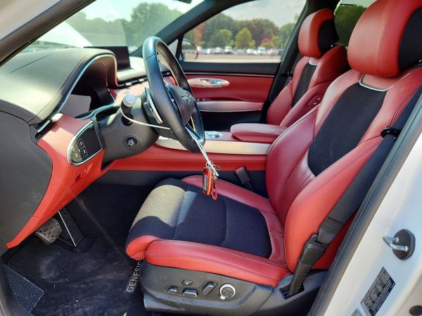 2024 GENESIS GV70