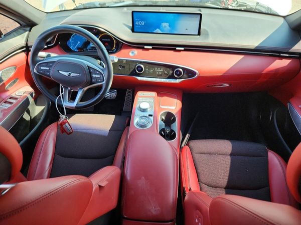 2024 GENESIS GV70