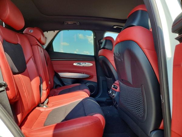 2024 GENESIS GV70