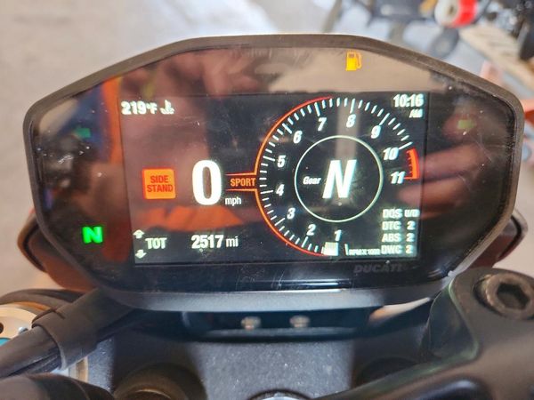2025 DUCATI HYPERMOTARD
