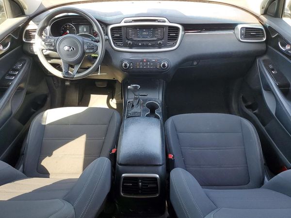 2017 KIA SORENTO L, LX