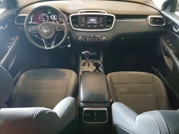 2017 KIA SORENTO L, LX