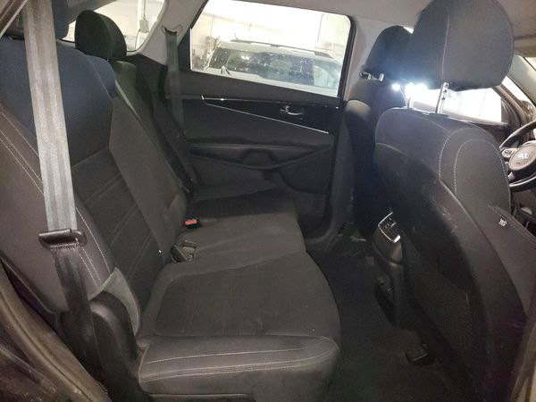 2017 KIA SORENTO L, LX