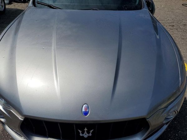 2017 MASERATI LEVANTE Luxury