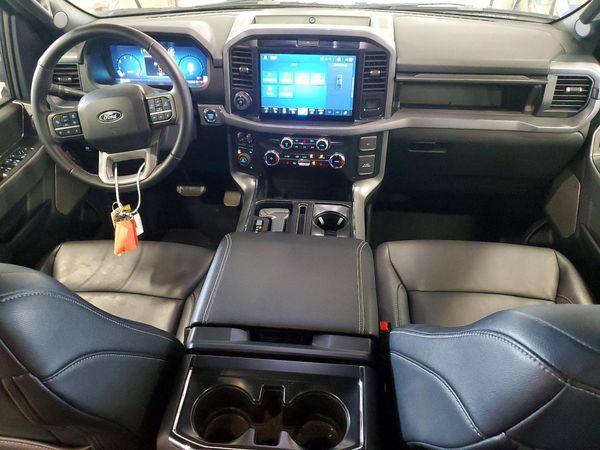 2025 FORD F150 XLT