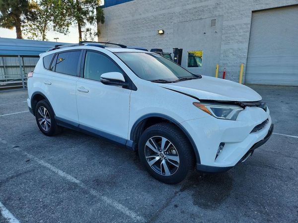 2018 TOYOTA RAV4 Adventure/XLE