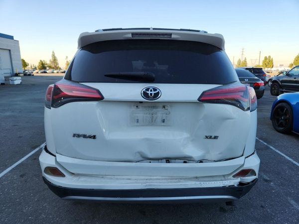 2018 TOYOTA RAV4 Adventure/XLE