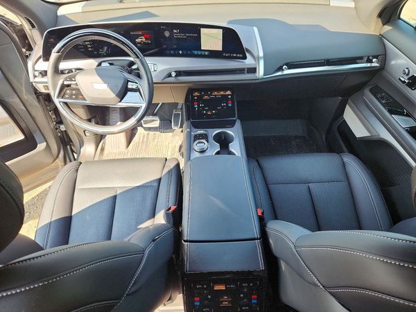 2026 CADILLAC VISTIQ Sport