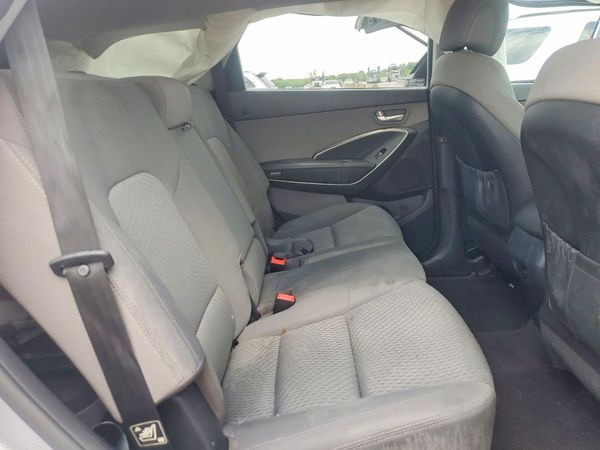 2018 HYUNDAI SANTA FE SE Base