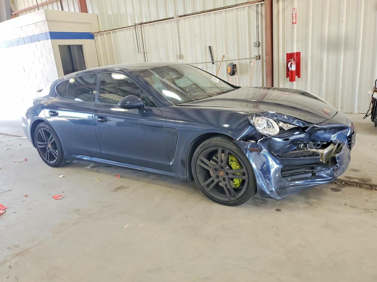 2015 PORSCHE PANAMERA Base (2WD), 4 (4WD)