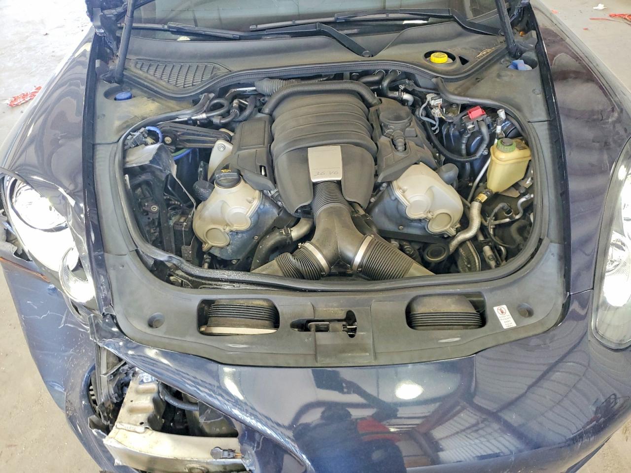 2015 PORSCHE PANAMERA Base (2WD), 4 (4WD)