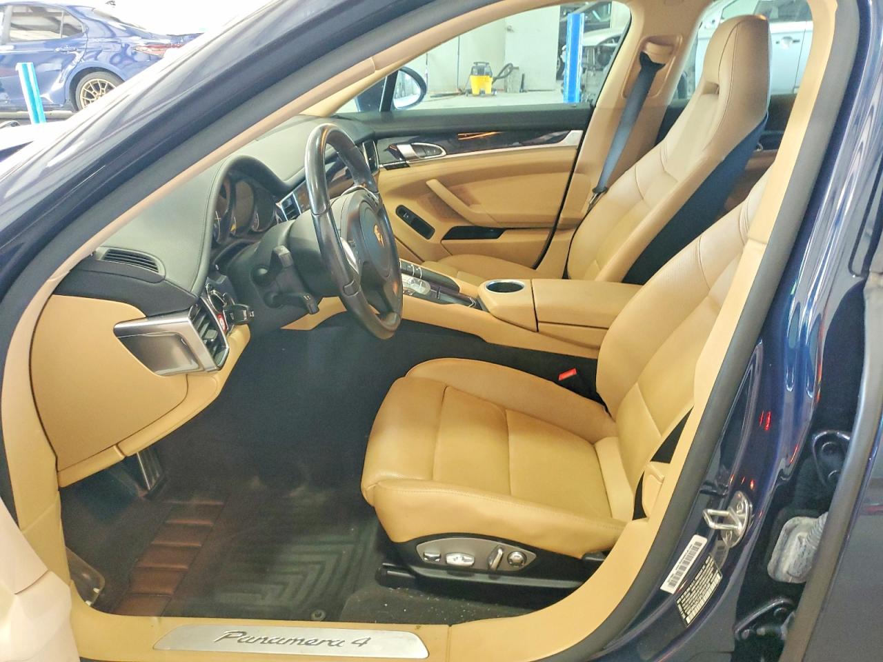 2015 PORSCHE PANAMERA Base (2WD), 4 (4WD)