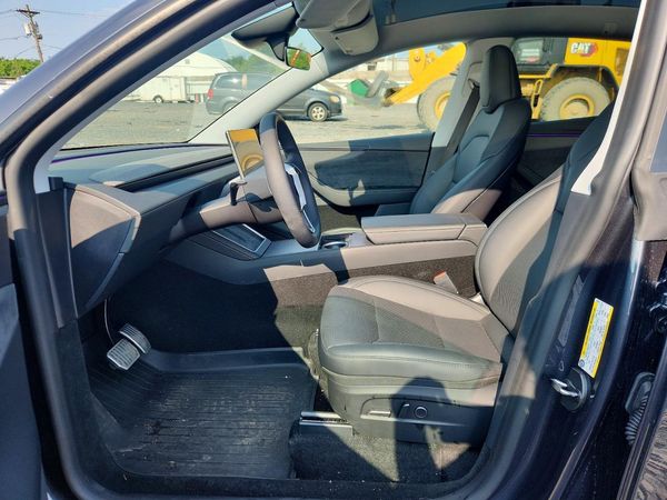 2026 TESLA MODEL Y