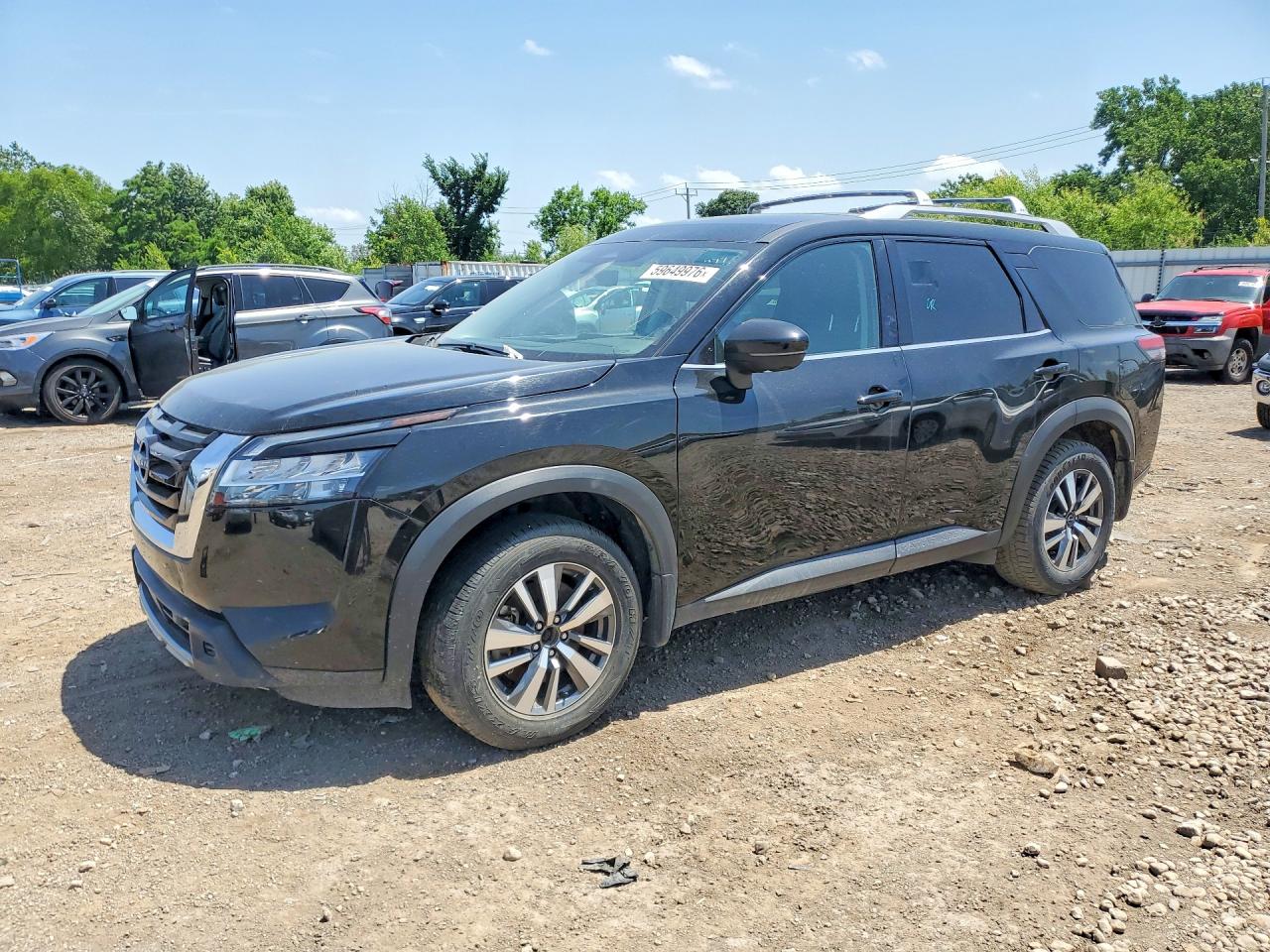 2024 NISSAN PATHFINDER SL