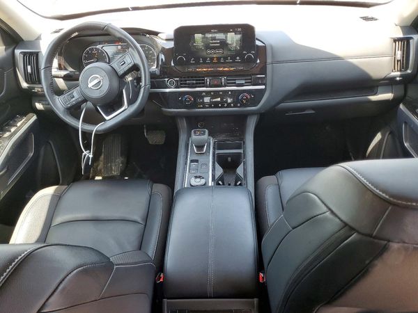 2024 NISSAN PATHFINDER SL