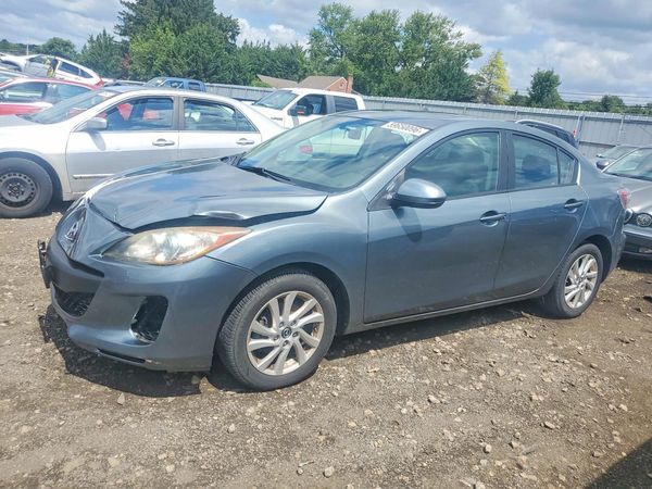 2013 MAZDA 3