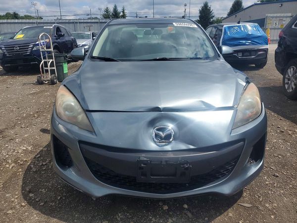 2013 MAZDA 3