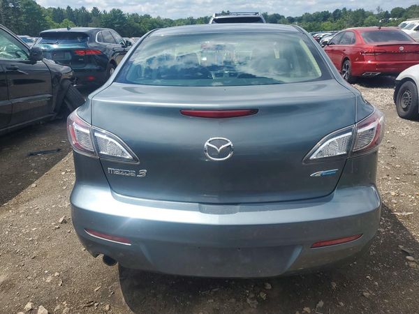 2013 MAZDA 3