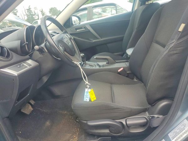 2013 MAZDA 3