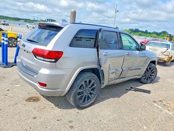 2020 JEEP GRAND CHEROKEE LAREDO 4X2