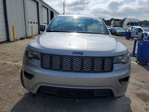 2020 JEEP GRAND CHEROKEE LAREDO 4X2