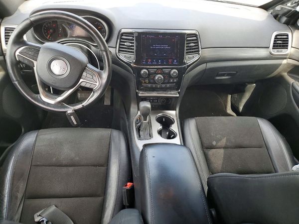 2020 JEEP GRAND CHEROKEE LAREDO 4X2