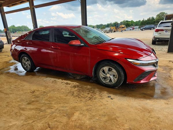 2024 HYUNDAI ELANTRA