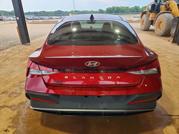 2024 HYUNDAI ELANTRA