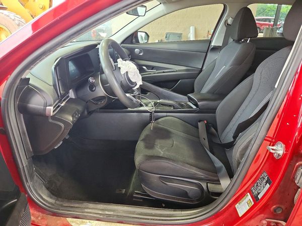 2024 HYUNDAI ELANTRA