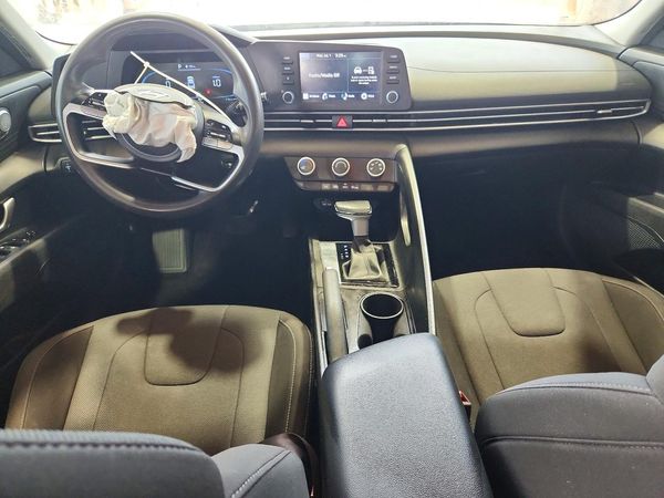 2024 HYUNDAI ELANTRA