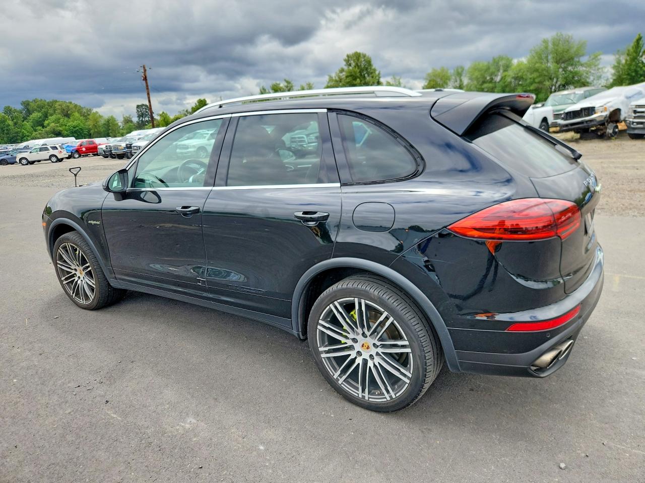 2016 PORSCHE CAYENNE E-Hybrid