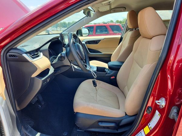 2022 TOYOTA RAV4 LE